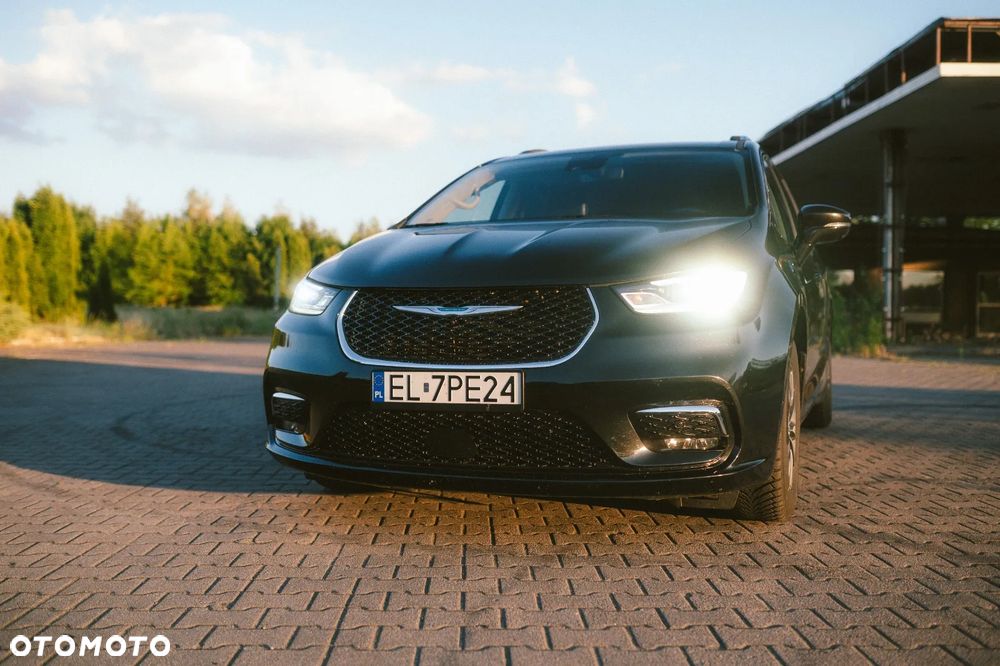 Chrysler Pacifica - 1