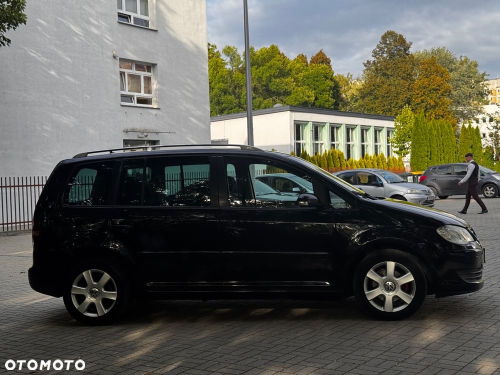 Volkswagen Touran 2006 photo 5