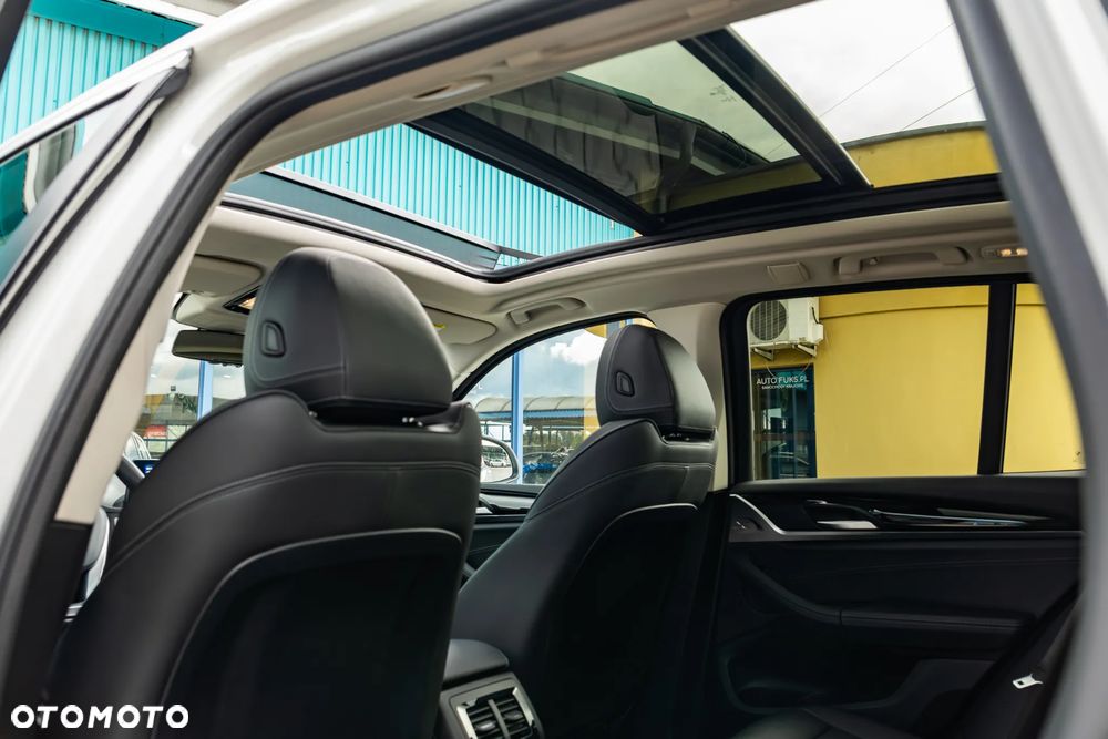 BMW X3 sDrive18d sport - 30