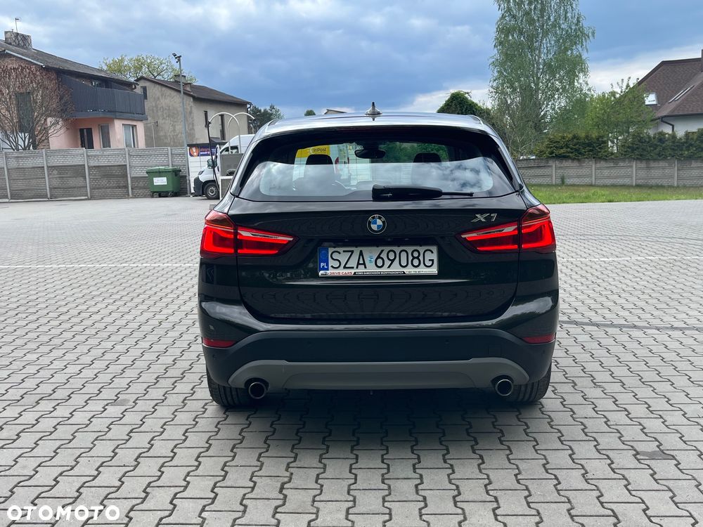 BMW X1 xDrive20i GPF Advantage sport - 32