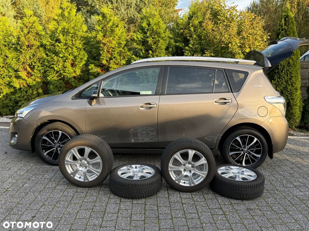 Toyota Verso - 5