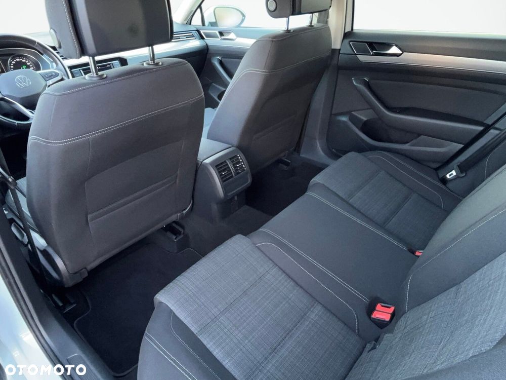 Volkswagen Passat Variant - 28