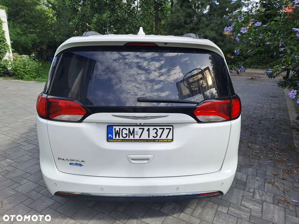Chrysler Pacifica - 10