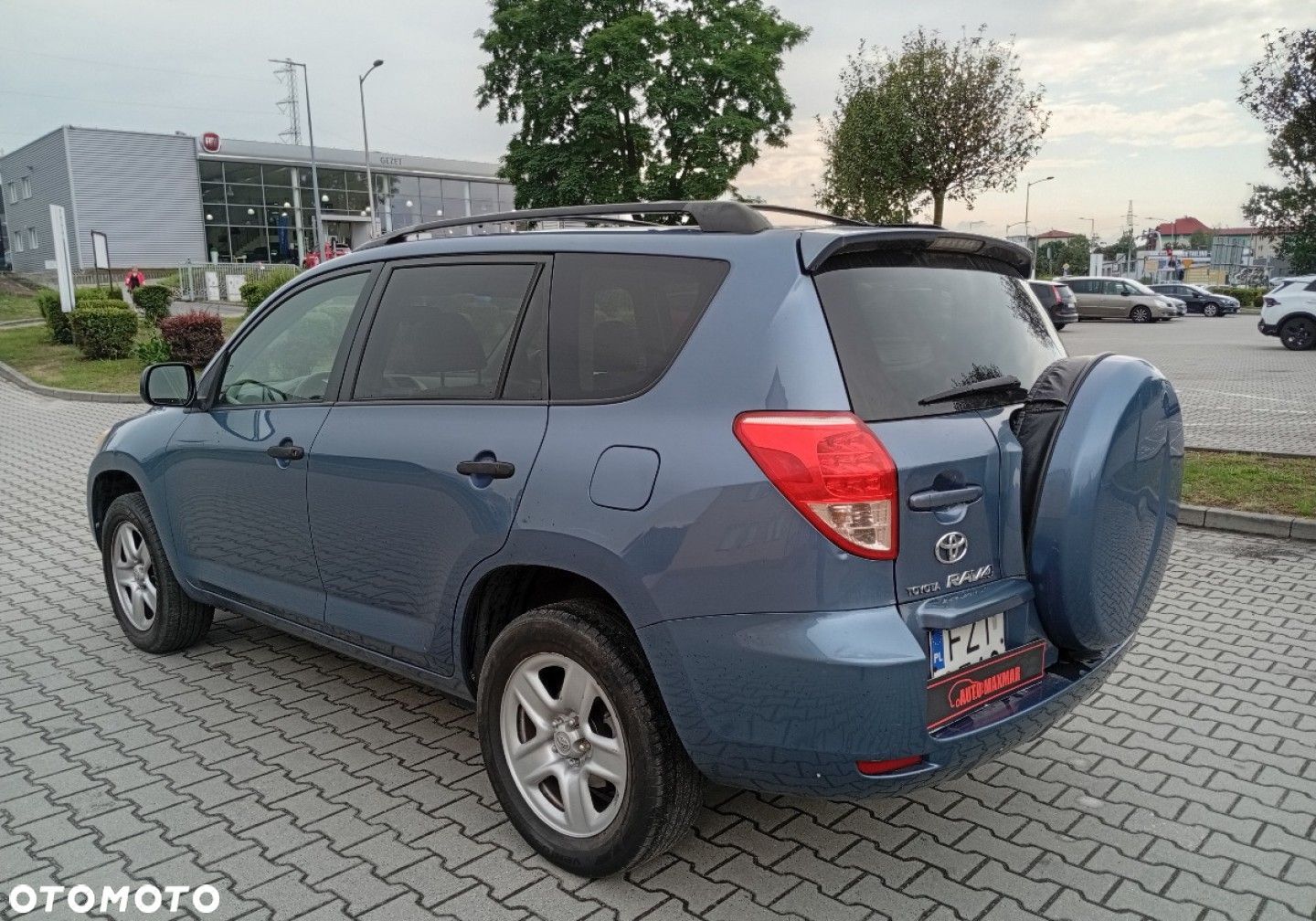 Toyota RAV4 - 10