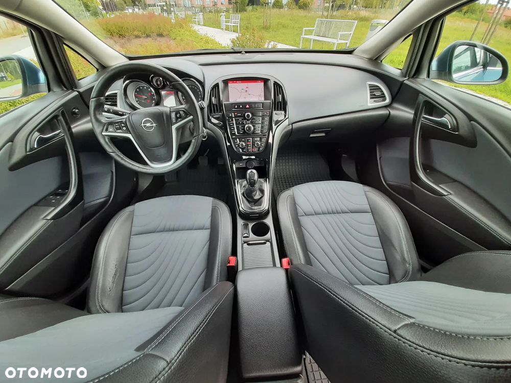 Opel Astra 1.4 Turbo Exklusiv - 11