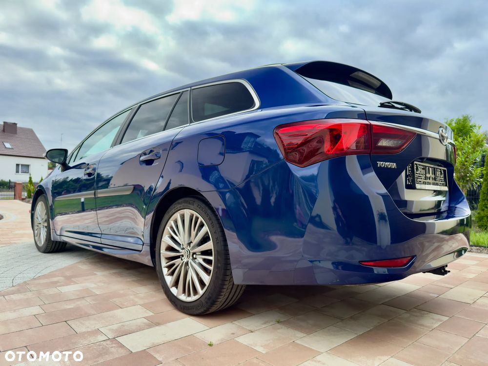 Toyota Avensis 1.8 Premium - 13