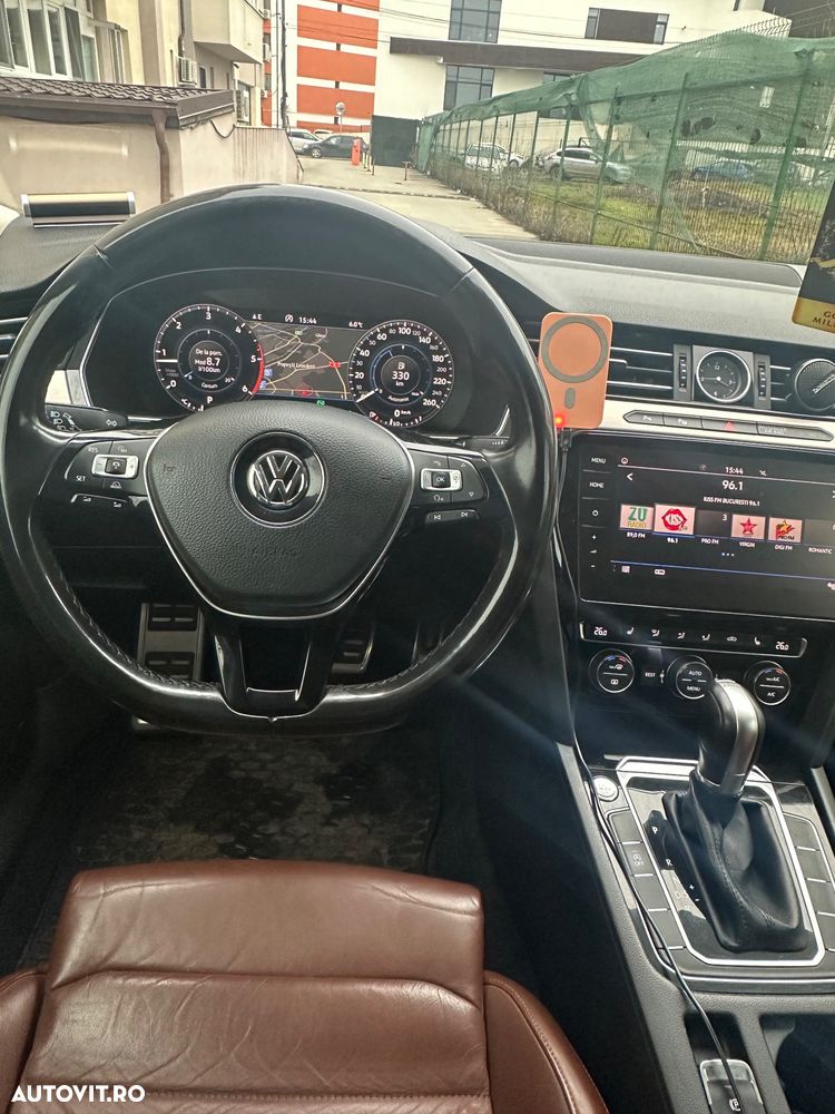 Volkswagen Passat 2.0 TDI DSG Highline - 11