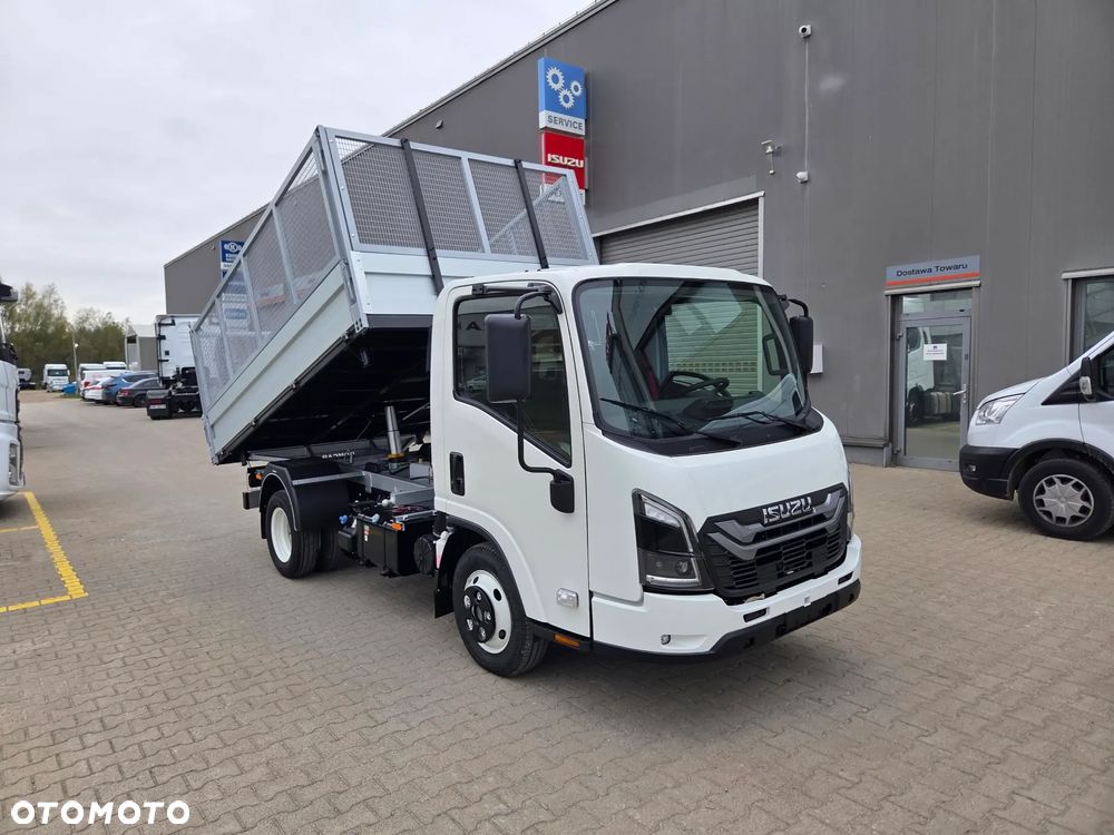 Isuzu M27