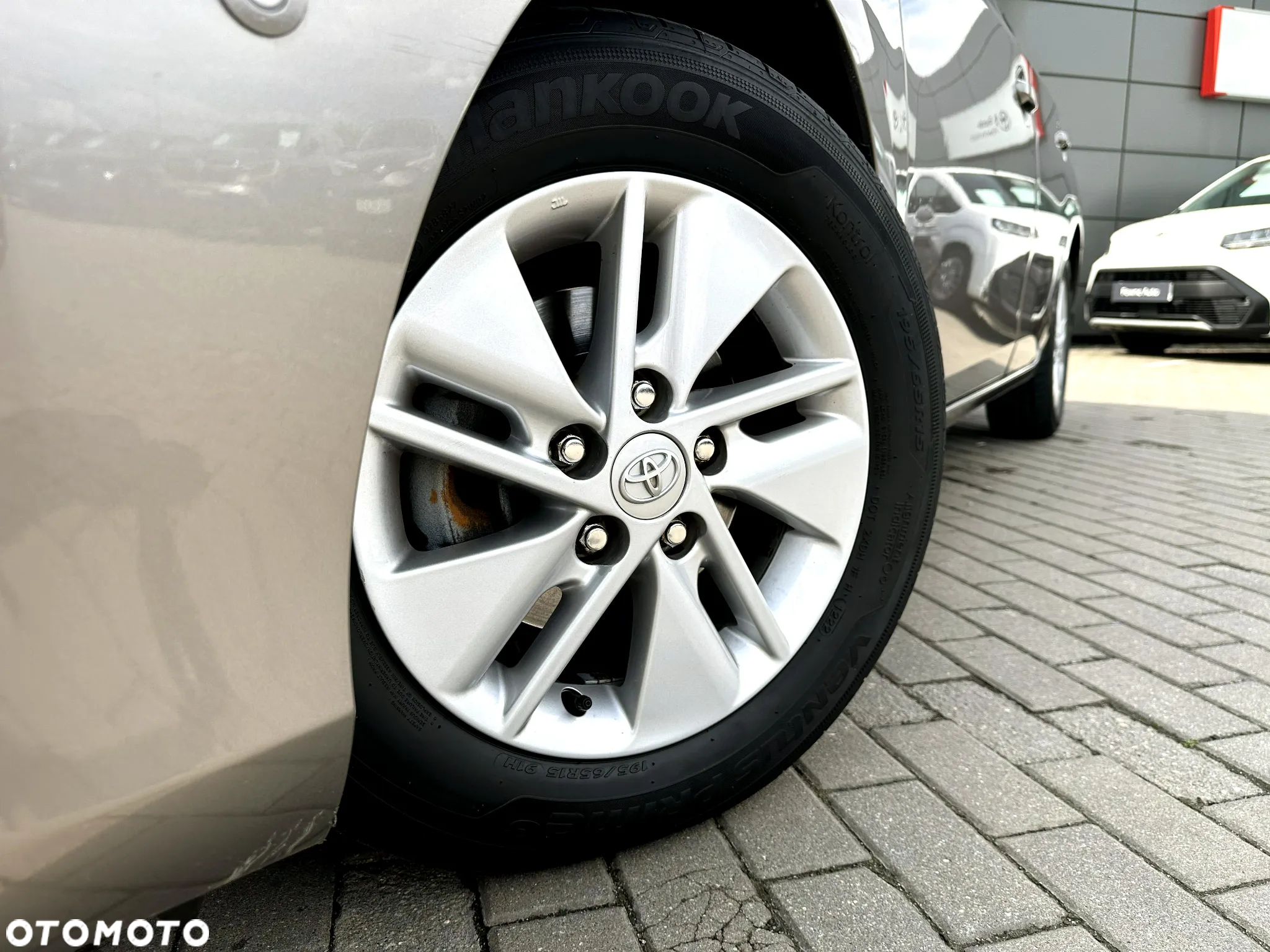 Toyota Auris Hybrid 135 Premium - 6