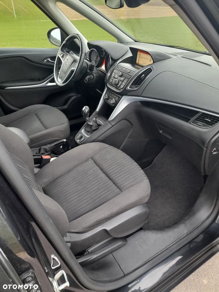 Opel Zafira - 15
