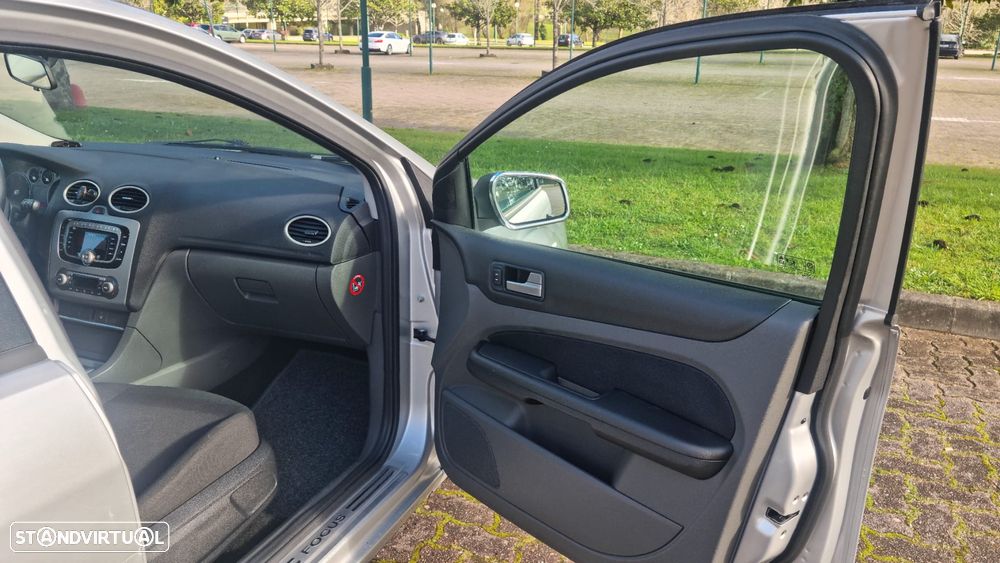 Ford Focus 1.6 TDCi Ghia - 10