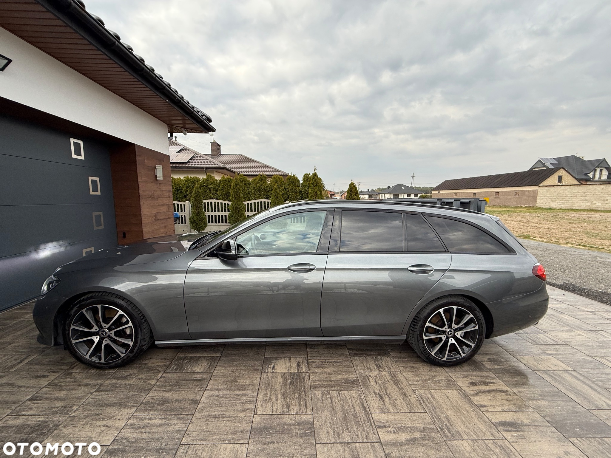 Mercedes-Benz Klasa E 220 d T 9G-TRONIC - 7