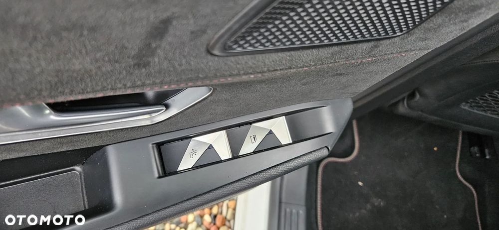 DS Automobiles DS 7 Crossback - 33