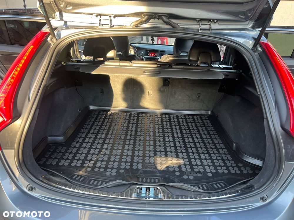 Volvo V60 D4 R-Design - 20