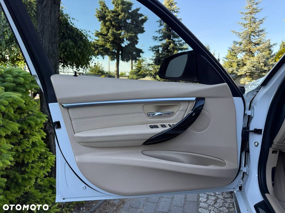BMW Seria 3 328i - 20