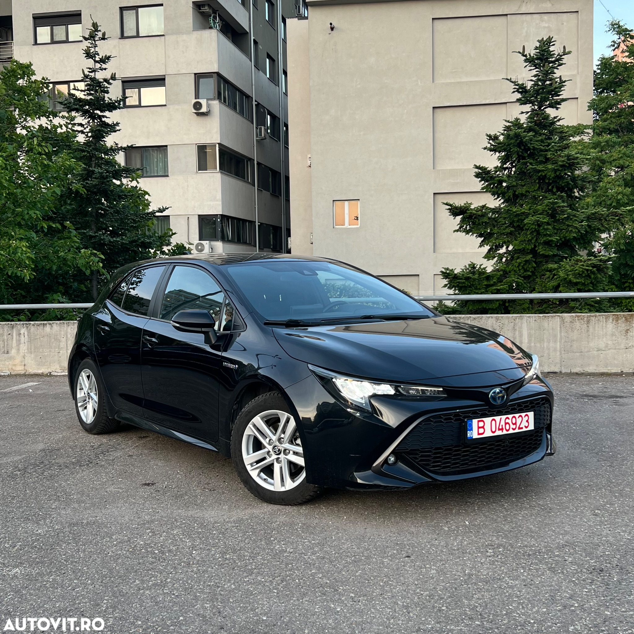 Toyota Corolla 1.8 HSD Business - 2