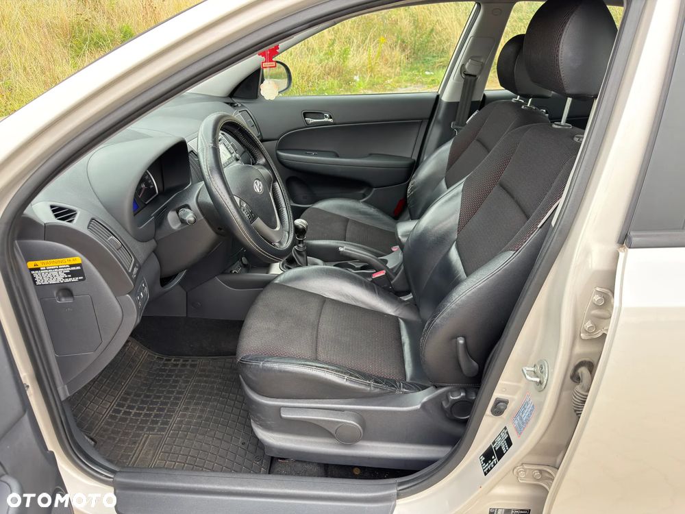 Hyundai i30 1.6 Comfort - 10
