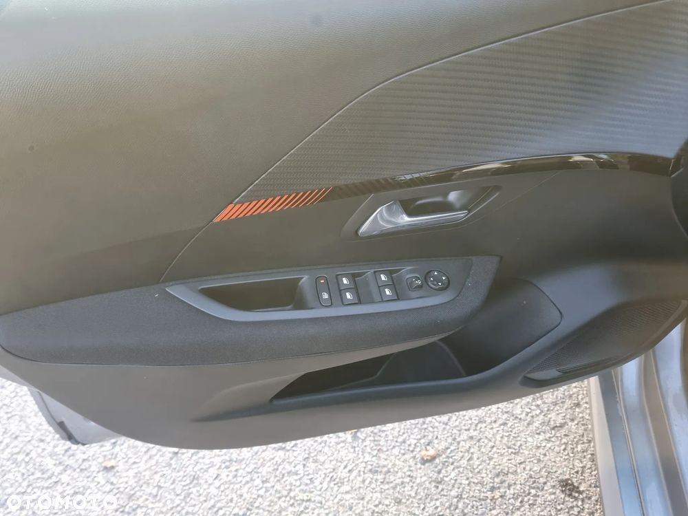 Peugeot 208 e-208 50kWh Style - 17