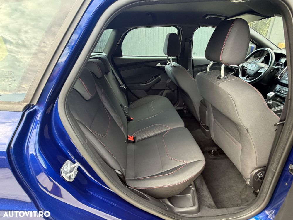 Ford Focus - 37