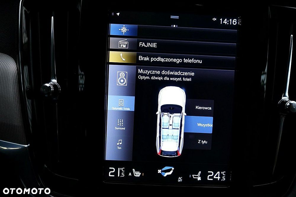 Volvo V90 Cross Country - 34