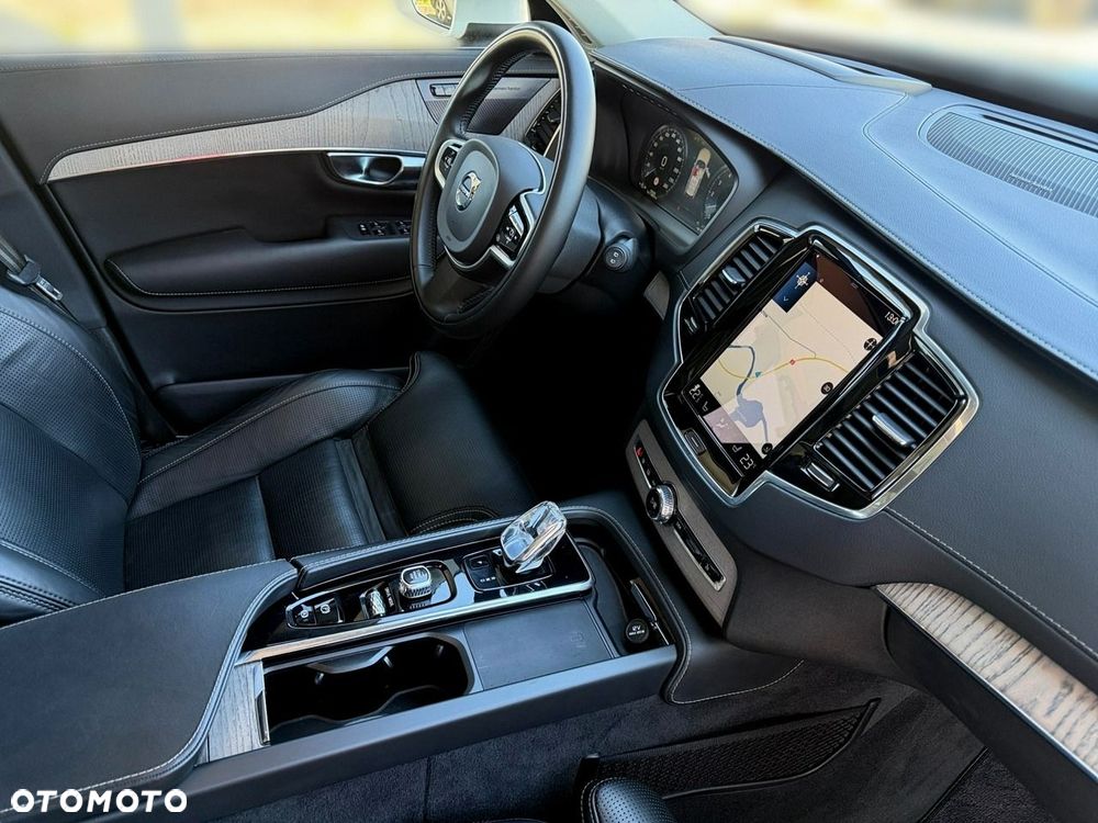 Volvo XC 90 - 23