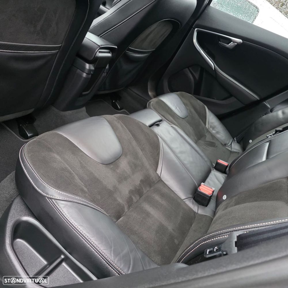 Volvo V40 1.6 D2 R-Design - 33