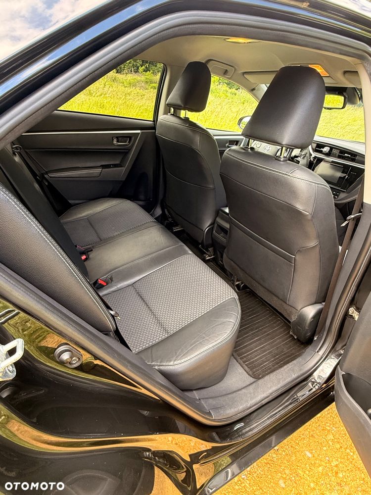 Toyota Corolla 1.6 50th Anniversary MS - 16
