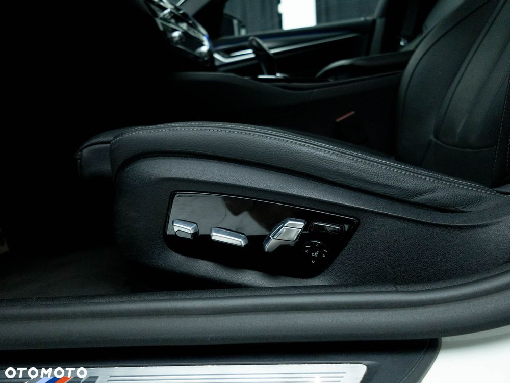 BMW Seria 5 530i xDrive M Sport Edition - 12