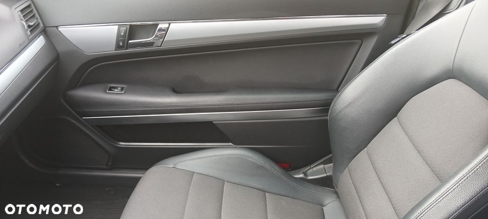 Mercedes-Benz Klasa E - 16