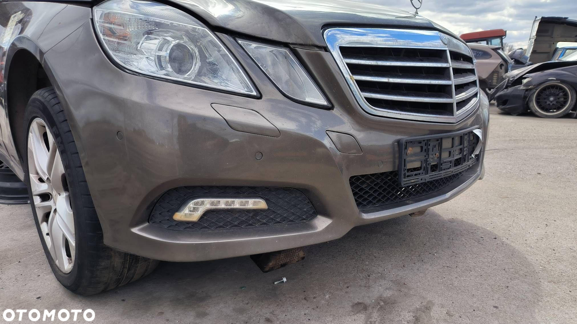 ZDERZAK PRZÓD MERCDES-BENZ KLASA-E W212 - 7