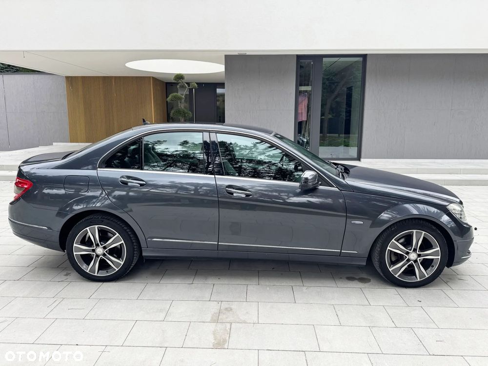 Mercedes-Benz Klasa C 250 CGI Automatik BlueEFFICIENCY Avantgarde - 8