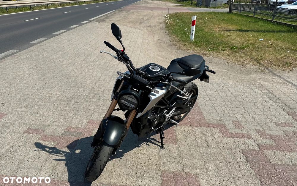Honda CB - 3
