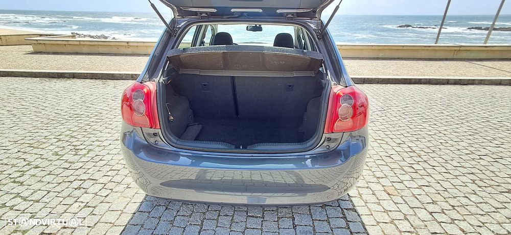 Toyota Auris 1.4 D-4D Sol - 26