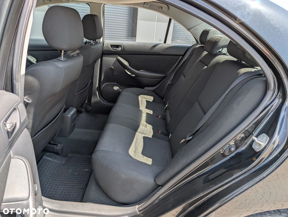 Toyota Avensis 2.0 D-4D Edition - 36