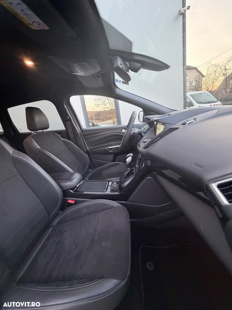 Ford Kuga 2.0 TDCi 4x4 Aut. ST-Line - 8