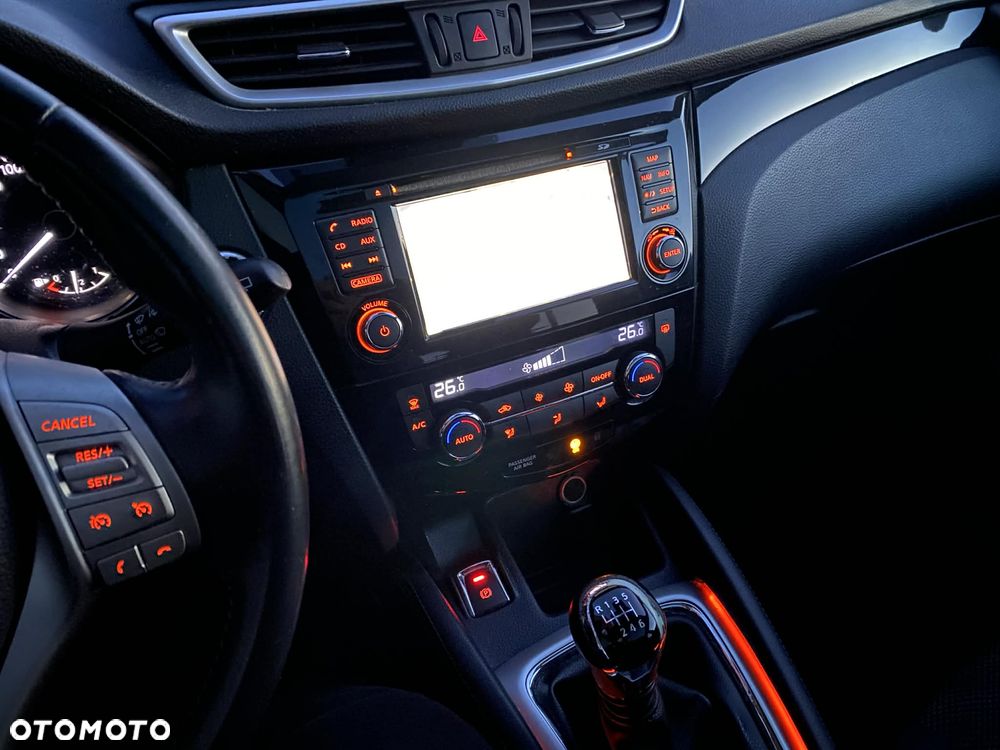 Nissan Qashqai 1.2 DIG-T N-Connecta - 18