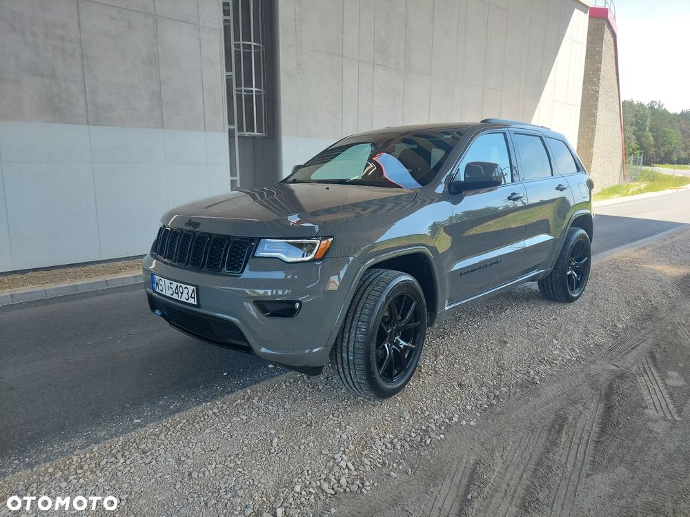 Jeep Grand Cherokee - 1