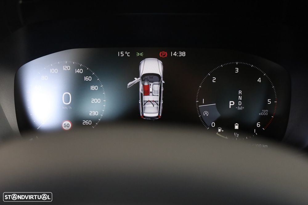 Volvo V60 2.0 B4 Momentum Plus Geartronic - 31