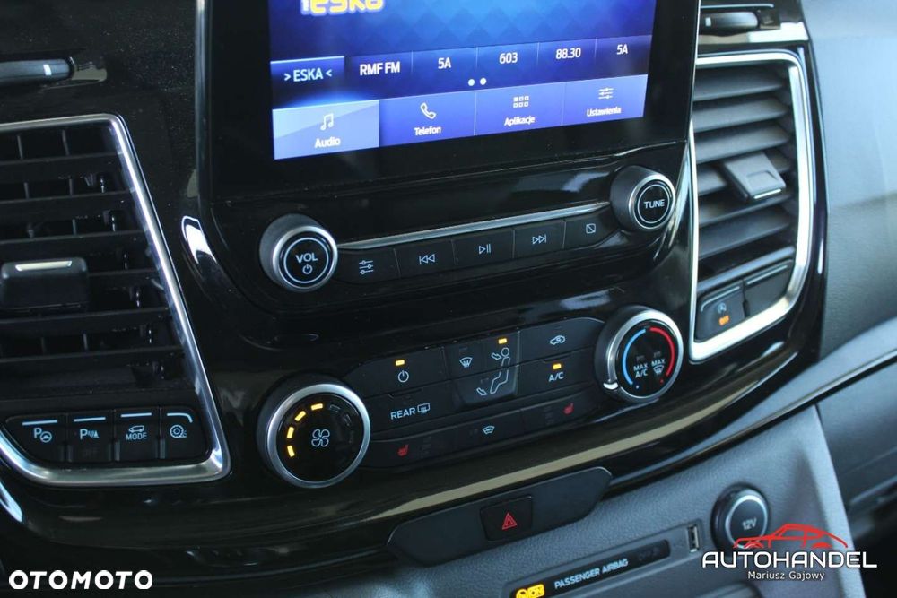 Ford Tourneo Custom - 25