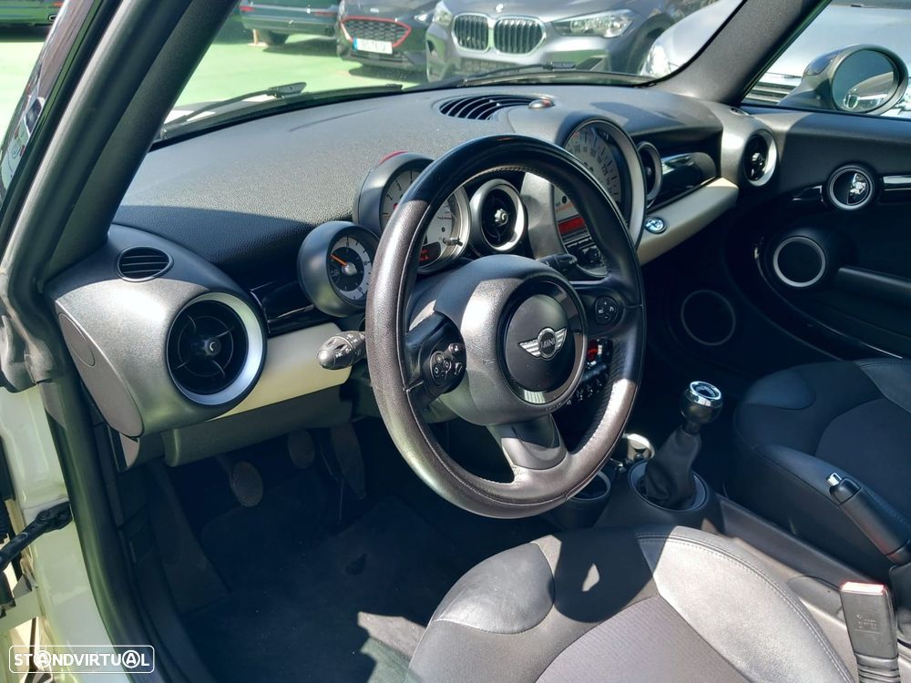 MINI Cabrio Cooper D - 19