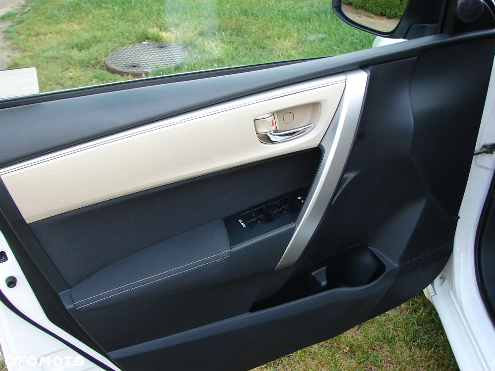 Toyota Corolla 1.6 Comfort - 16