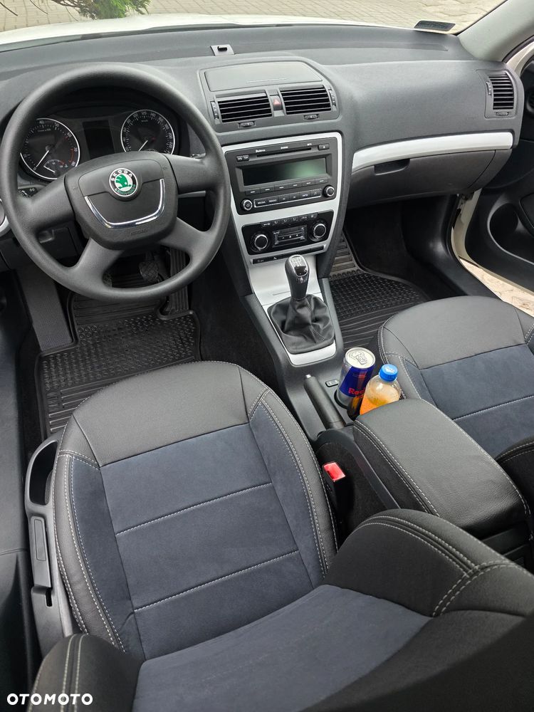 Skoda Octavia 1.6 Elegance EU5 - 16