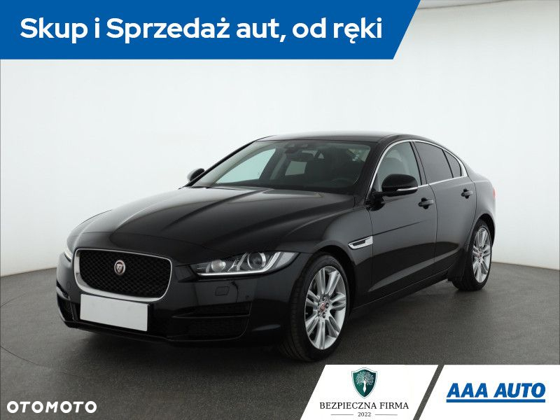 Jaguar XE - 2