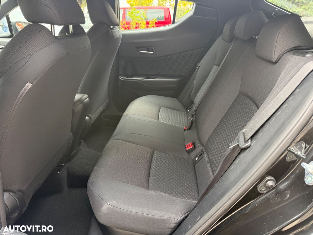 Toyota C-HR Lounge - 11