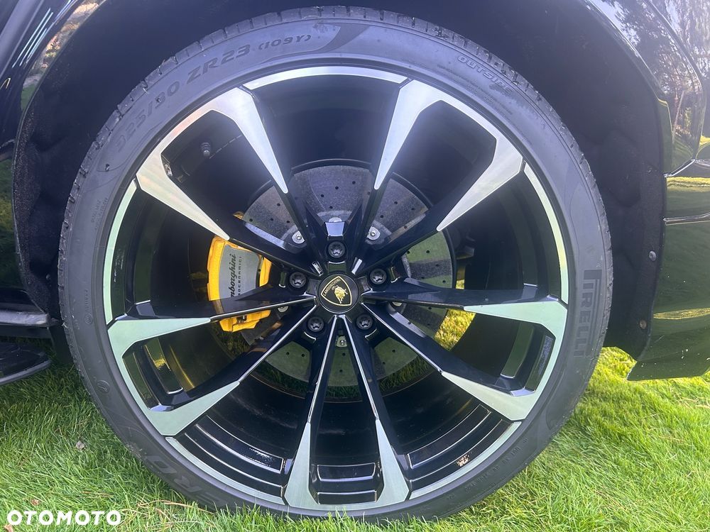 Lamborghini Urus - 13