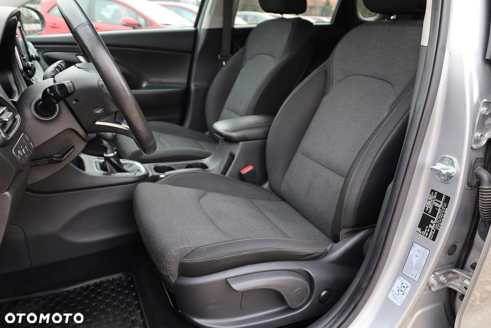 Hyundai i30 1.5 DPI Smart - 29