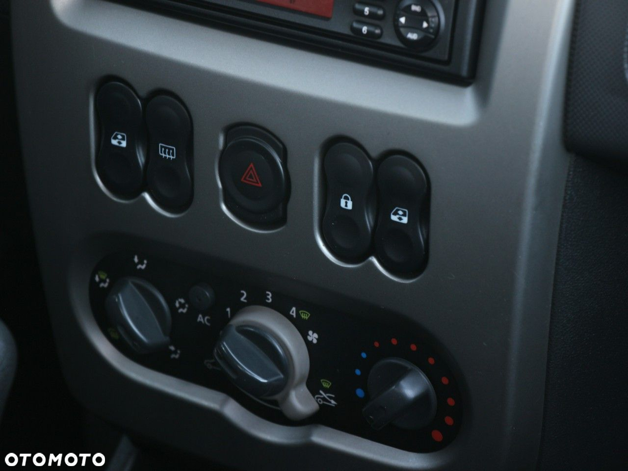 Dacia Sandero Stepway 1.6 - 23