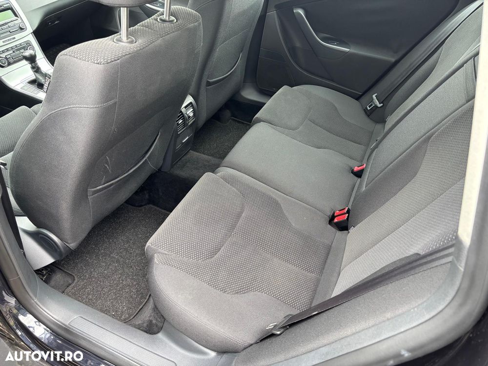 Volkswagen Passat - 8
