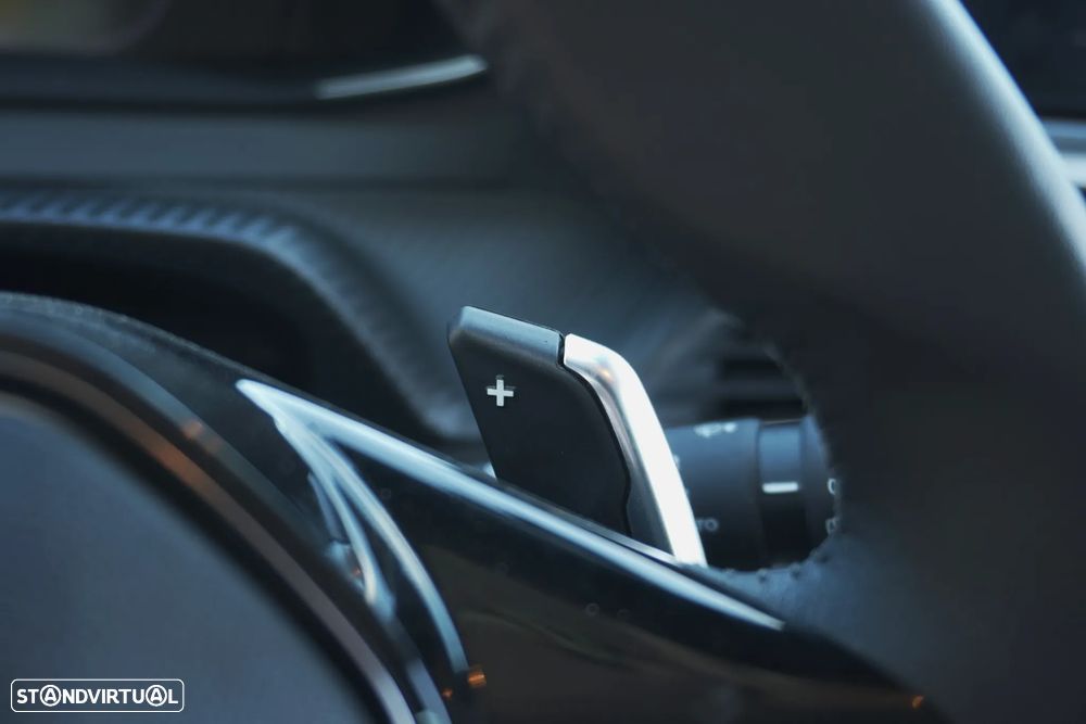 Peugeot 208 1.2 Hybrid Allure e-DCS6 - 17