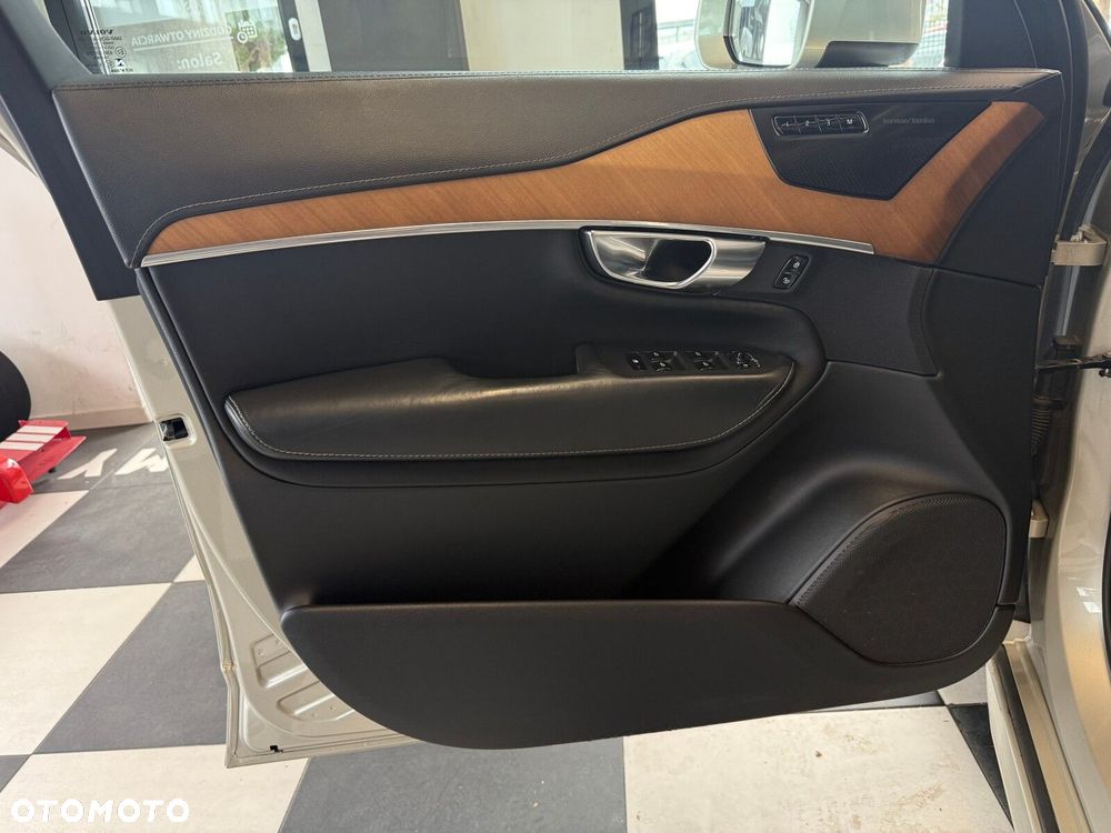 Volvo XC 90 - 26
